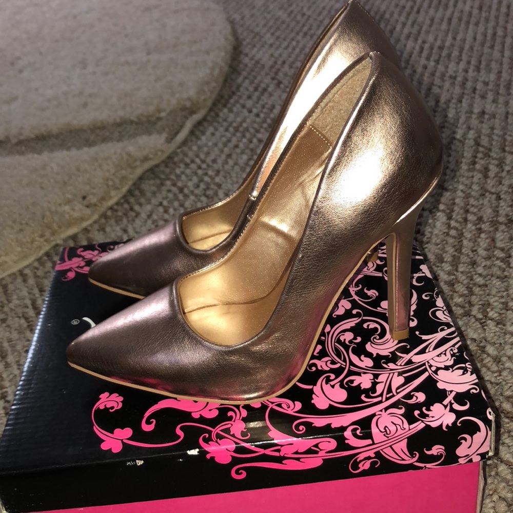 Rose Gold Pumps